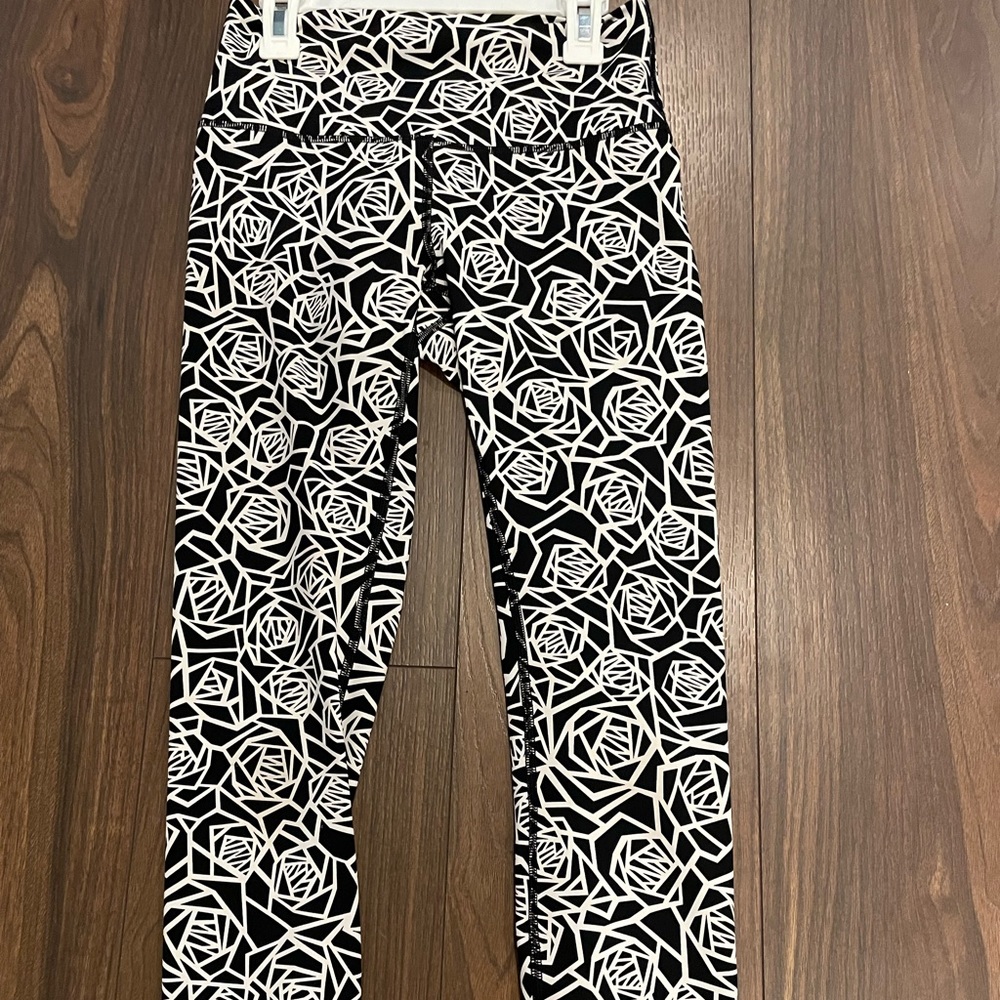 Lululemon size 4 pants
